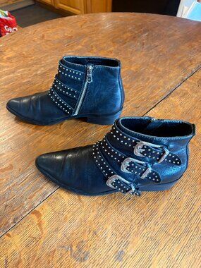 Bloomingdales Aqua Leather Studded Motorcycle Ankle Boots 7.5